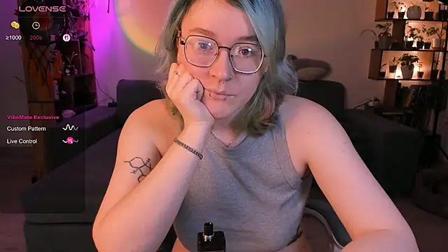 alisahug online show from 12, 10, 2025