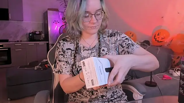 alisahug online show from 28, 10, 2025