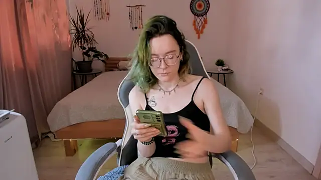 Snapshot of alisahug chatting on 28, 7, 2026 alisahug online show from 28, 7, 2026