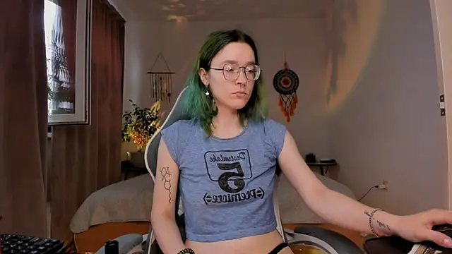 Snapshot of alisahug chatting on 3, 7, 2026 alisahug online show from 3, 7, 2026