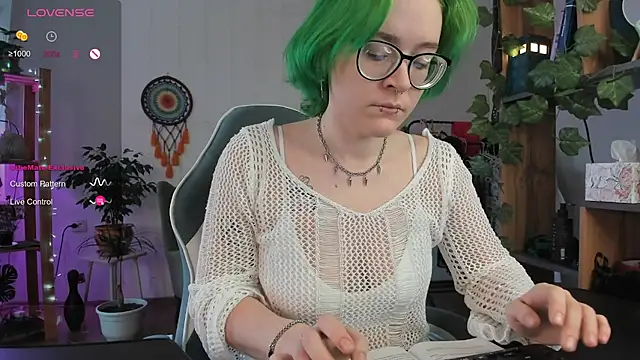 alisahug online show from 28, 2, 2025