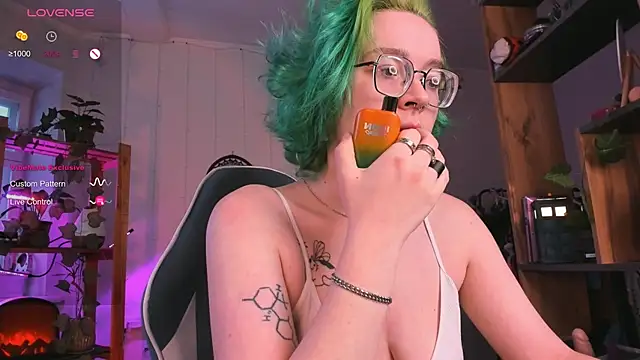 alisahug online show from 10, 3, 2025