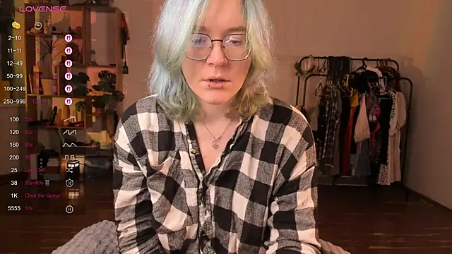 alisahug online show from 2, 10, 2025