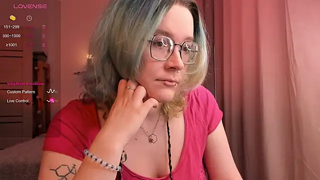 alisahug online show from 11, 11, 2025