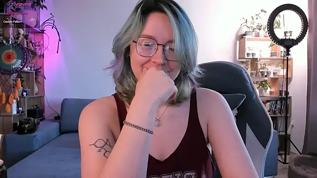 alisahug online show from 13, 10, 2025