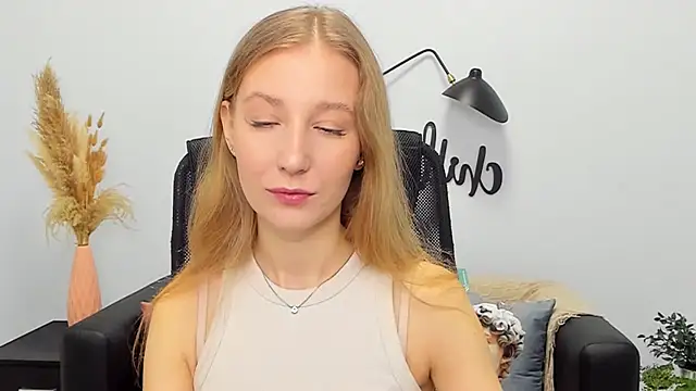 LolaWilsons online show from 18, 3, 2025