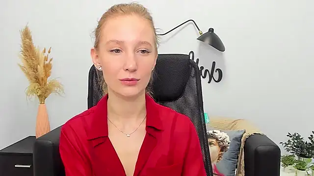 LolaWilsons online show from 20, 3, 2025