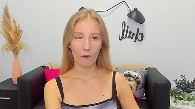 LolaWilsons online show from 17, 9, 2025