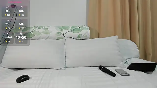 Snapshot of Cee_chalynn chatting on 7, 7, 2026 Cee chalynn online show from 7, 7, 2026