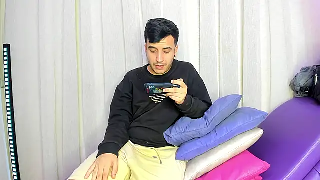 SlimLoves online show from 8, 2, 2026