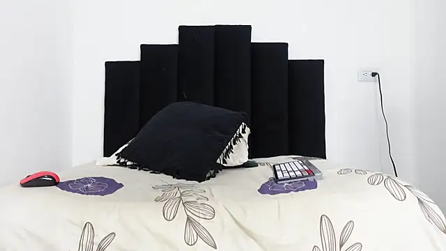 MarcoAlexLatino online show from 28, 2, 2025