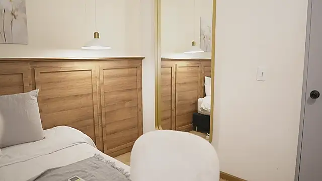 Amber Rush  online show from 7, 4, 2026