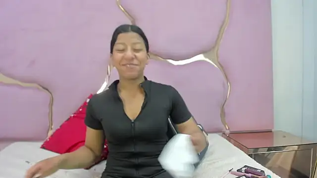 VaneLin18 online show from 4, 11, 2025