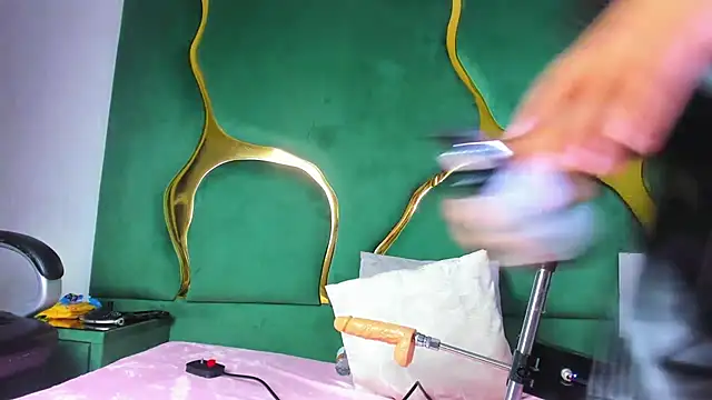 VaneLin18 online show from 15, 12, 2025