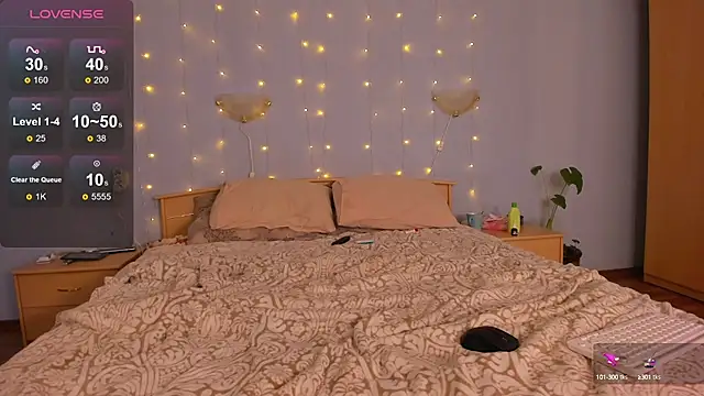 NikkiNSerdron online show from 10, 3, 2025