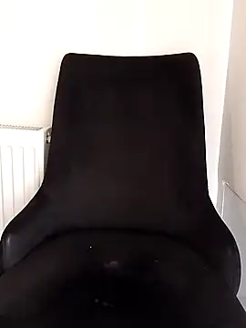 khaaleesiii online show from 8, 4, 2026