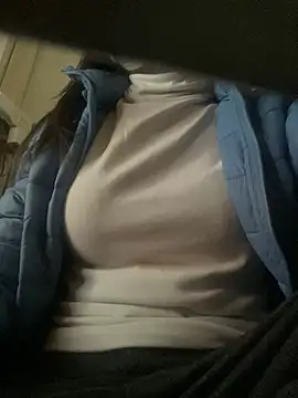 Tuongvy05 online show from 25, 2, 2025