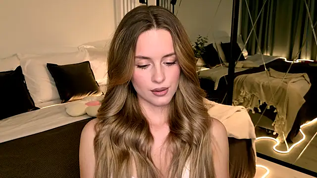 RozzitaBedberry online show from 3, 4, 2026