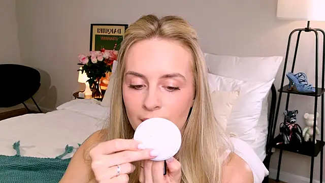 RozzitaBedberry online show from 24, 9, 2025