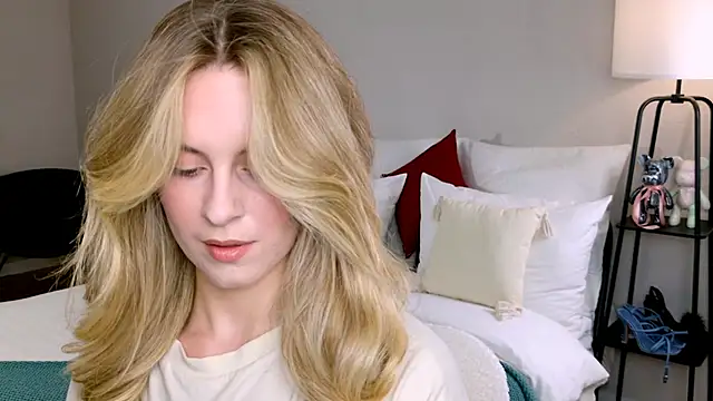 RozzitaBedberry online show from 4, 11, 2025