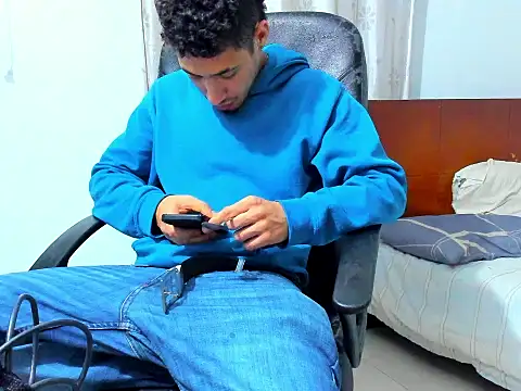 Snapshot of Chandler_ken chatting on 20, 12, 2025 Chandler ken online show from 20, 12, 2025