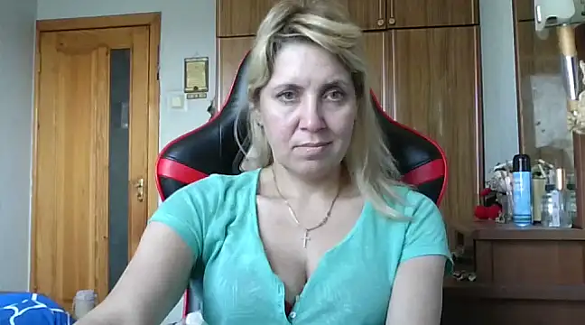 Snapshot of IrinaB1 chatting on 12, 3, 2025 IrinaB1 online show from 12, 3, 2025