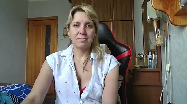 Snapshot of IrinaB1 chatting on 14, 3, 2025 IrinaB1 online show from 14, 3, 2025