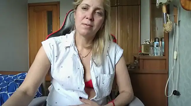 Snapshot of IrinaB1 chatting on 14, 3, 2025 IrinaB1 online show from 14, 3, 2025