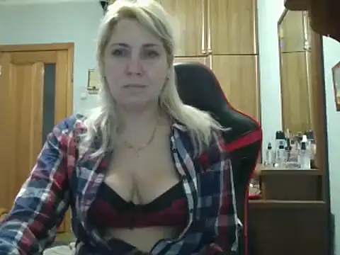 Snapshot of IrinaB1 chatting on 20, 11, 2025 IrinaB1 online show from 20, 11, 2025