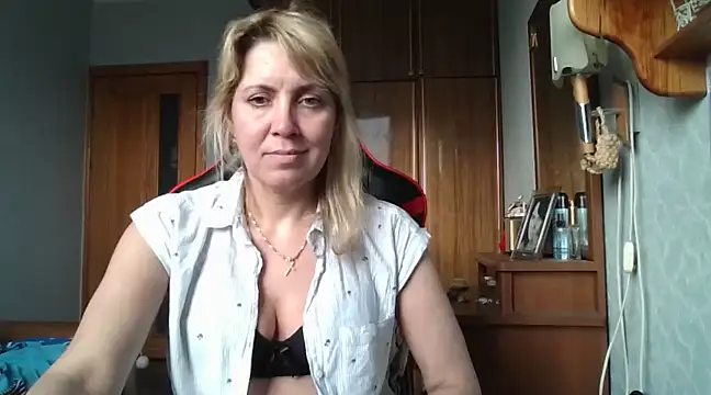 Snapshot of IrinaB1 chatting on 22, 3, 2025 IrinaB1 online show from 22, 3, 2025