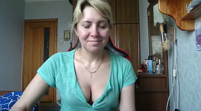 Snapshot of IrinaB1 chatting on 12, 3, 2025 IrinaB1 online show from 12, 3, 2025