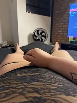 Snapshot of valenthottie chatting on 21, 2, 2026 valenthottie online show from 21, 2, 2026