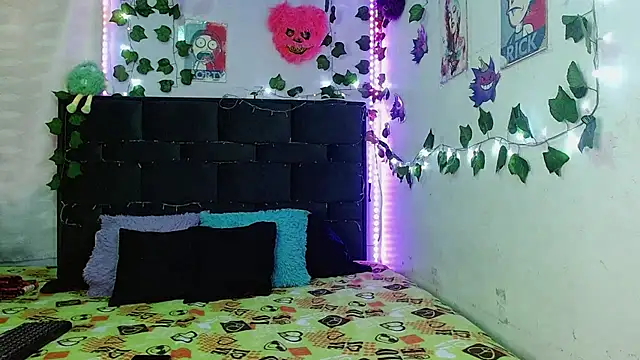 the lesbian game online show from 8, 10, 2025