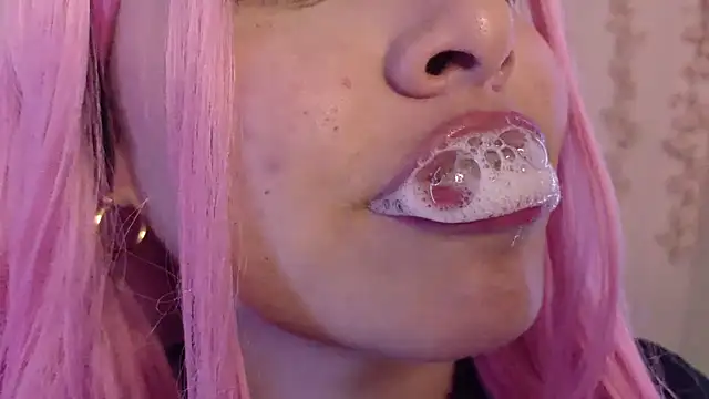 Haelycute online show from 21, 5, 2026