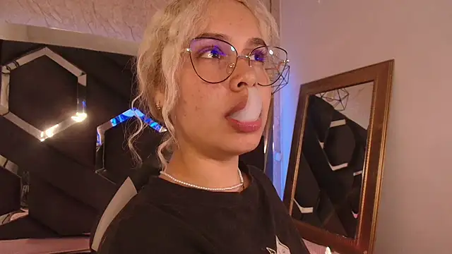 Haelycute online show from 6, 10, 2025