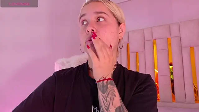 Haelycute online show from 17, 11, 2025