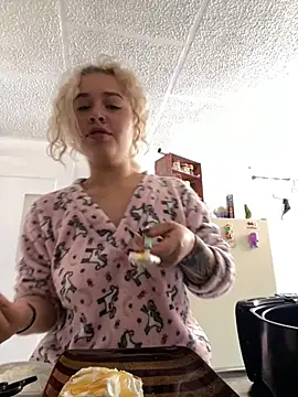 Haelycute online show from 4, 11, 2025