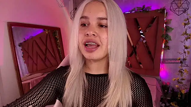 Haelycute online show from 10, 9, 2025