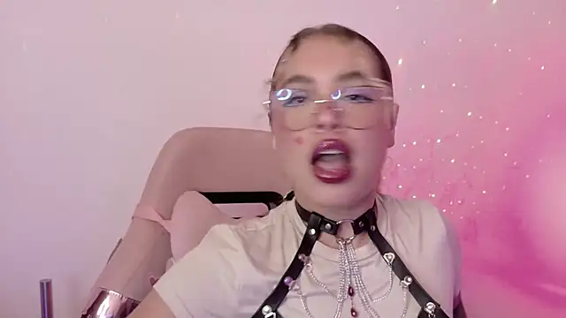 Snapshot of Haelycute chatting on 1, 7, 2026 Haelycute online show from 1, 7, 2026