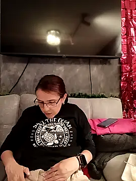 IsisBlake online show from 5, 1, 2026