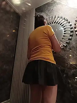 IsisBlake online show from 2, 2, 2026