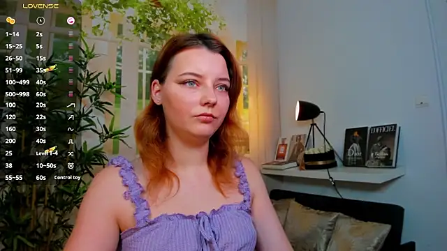 pretty little thing online show from 20, 11, 2025