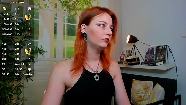 pretty little thing online show from 25, 9, 2025