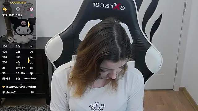 pretty little thing online show from 31, 5, 2026