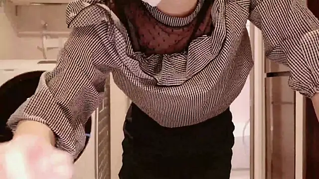 Mia--meow online show from 15, 1, 2025