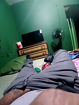 Snapshot of morenogts69 chatting on 17, 10, 2025 morenogts69 online show from 17, 10, 2025