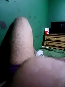 Snapshot of morenogts69 chatting on 28, 10, 2025 morenogts69 online show from 28, 10, 2025