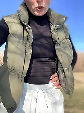 Snapshot of Crazy-Rosa chatting on 11, 11, 2025 Crazy-Rosa online show from 11, 11, 2025