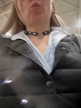 Snapshot of Crazy-Rosa chatting on 22, 2, 2025 Crazy-Rosa online show from 22, 2, 2025