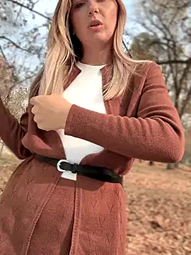 Snapshot of Crazy-Rosa chatting on 28, 10, 2025 Crazy-Rosa online show from 28, 10, 2025